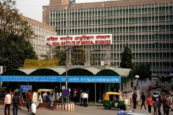 उन्नाव रेप पीड़िता की हालत गंभीर, वेंटीलेटर पर रखी गई : AIIMS