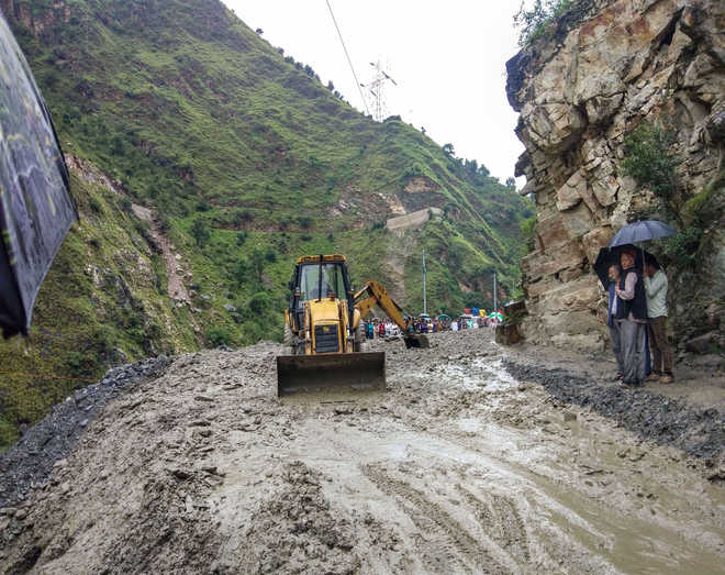 हिमाचल: बारिश-भूस्खलन का कहर जारी, मौत का आंकड़ा 27 हुआ