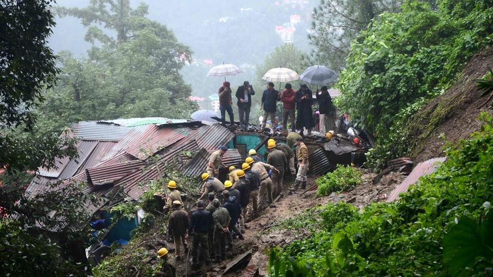 हिमाचल में बारिश-भूस्खलन से भारी तबाही, 21 लोगों की मौत