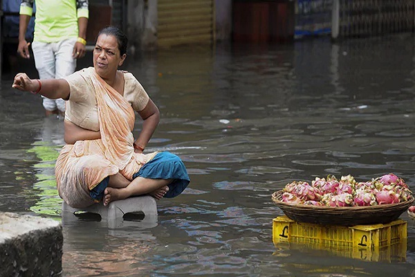 प.महाराष्ट्र: बाढ़ से 16 लोगो की मौत, राहतकार्य में जुटे NDRF, वायुसेना और नेवी