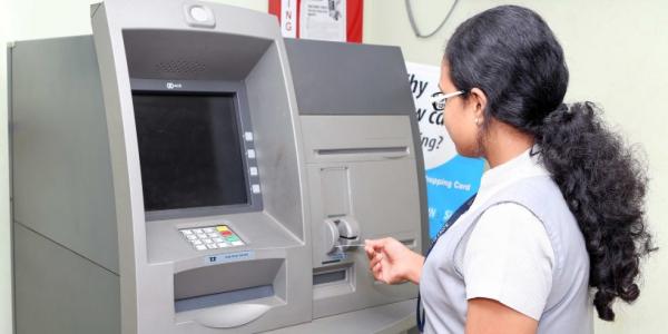 ATM ट्रांजेक्शंस के लिए वसूले जा रहे चार्ज को लेकर RBI ने बैंकों को दी हिदायत