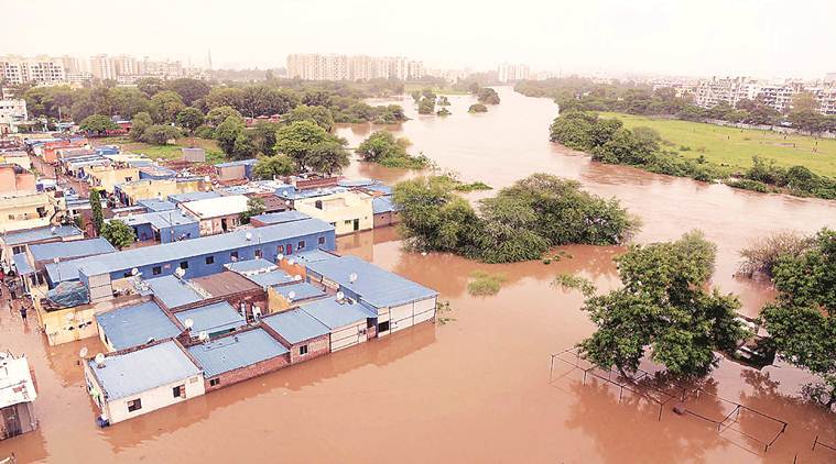 सातारा, कराडला पुराचा विळखा