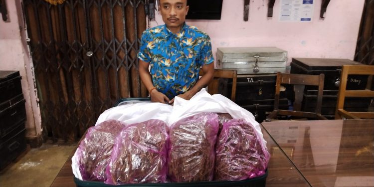 Miscreant nabbed with ganja worth Rs 40,000 at Guwahati rly station