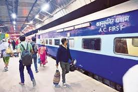 ऑनलाइन टिकट बुक कराना पड़ेगा महंगा, IRCTC 1 सितंबर से लगाएगा सर्विस चार्ज