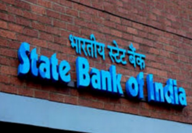 SBI : 15 दिन में बैंक ने दूसरी बार घटाई FD की ब्याज दरें