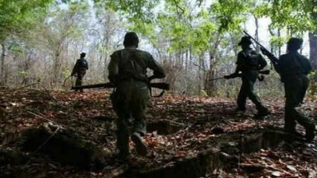 छतीसगढ़: नक्सलियों के साथ मुठभेड़ में CRPF का एक जवान शहीद