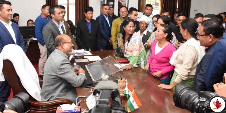 Manipur CM attends to 500 complaints, meets 1,500 people