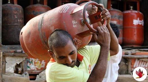 મહિલાઓને મફતમાં LPG રસોઈ ગેસ સિલિન્ડર