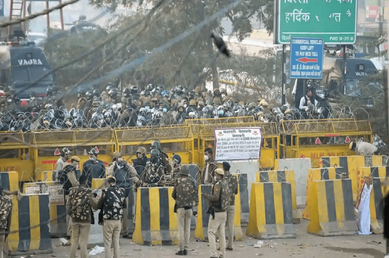 किसान आंदोलन: सिंघु बॉर्डर तक बसों की किल्लत