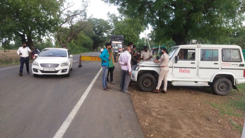 यातायात पुलिस द्वारा ठीक की गई शहर की मार्ग एवं पर्किंग व्यवस्था।