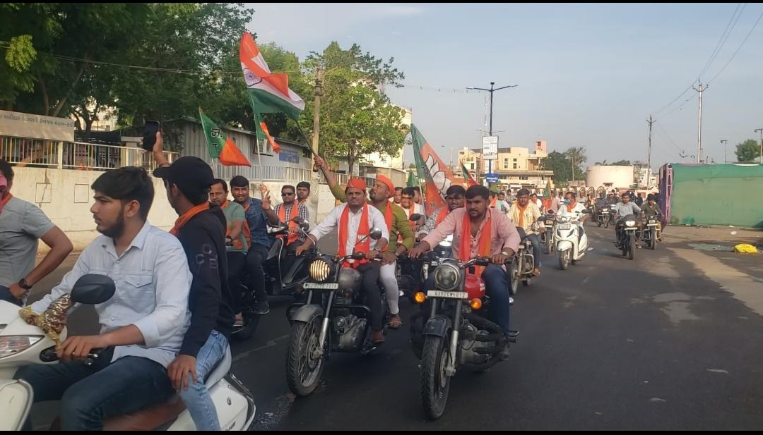 કડી ભારતિય જનતા પાર્ટી દ્વારા તિરંગા યાત્રા નિકળી