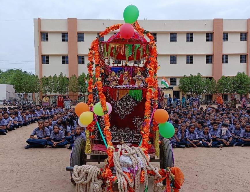 કડીની સંસ્કાર વિદ્યાલય (મેઘના છાત્રાલય)માં રથયાત્રાની ભવ્ય ઉજવણી