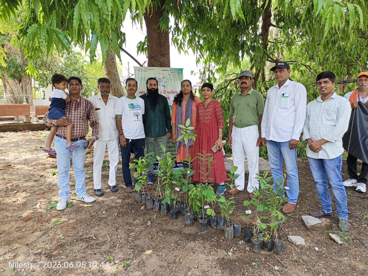 આણંદના જીટોડીયા ગામે વિશ્વ પર્યાવરણ દિવસ નિમિત્તે વૃક્ષારોપણ કાર્યક્રમ