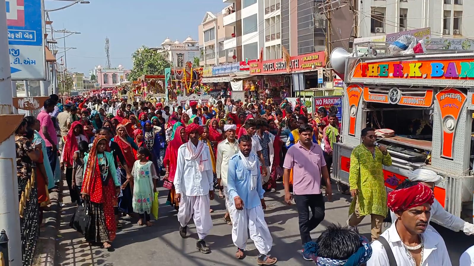 અંબાજી : સમસ્ત હિન્દુ આદિવાસી ડુંગરી ગરાસીયા સમાજ દ્વારા સમૂહ લગ્ન યોજાયા